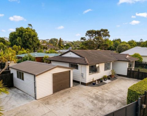 1024px.195948546__1775687129-28331-121Godley